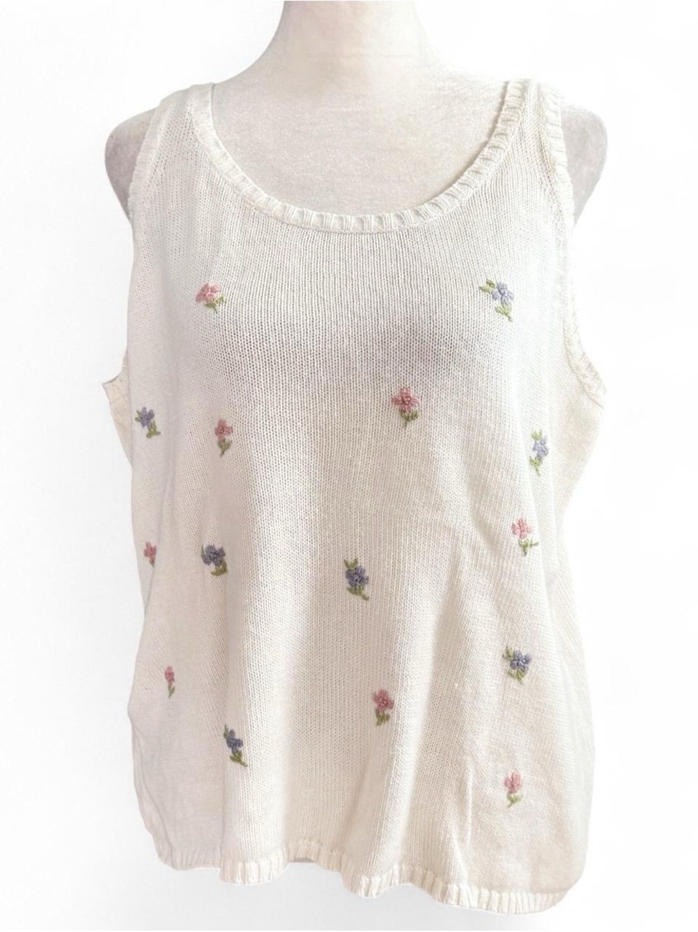 Vintage Cherokee White Floral Embroidered Knit Tank – Size XL 🌸